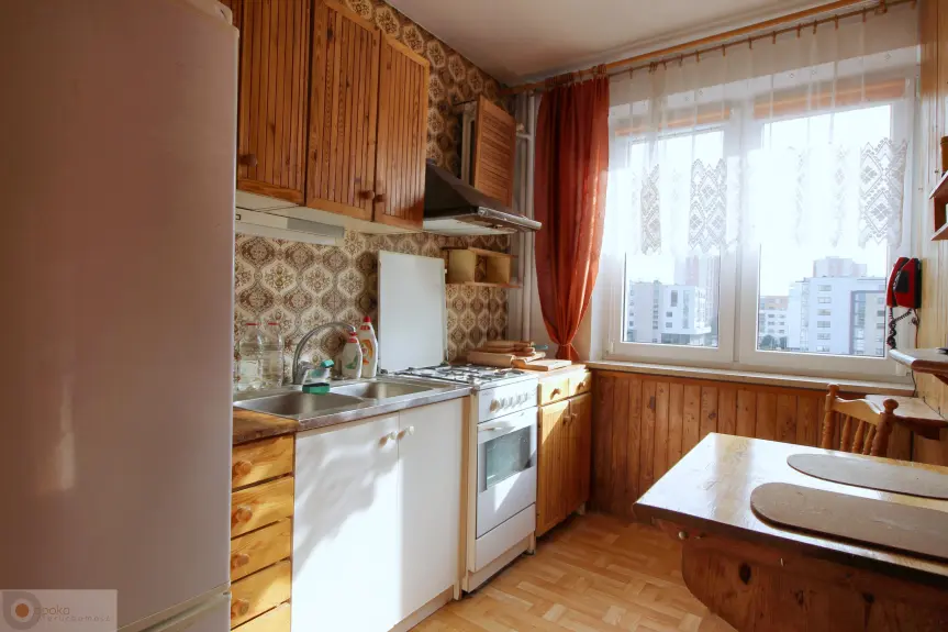 Warszawa, Mokotów, Stegny, Batumi, widne i ciche 2 pokoje + osobna kuchnia - cena
